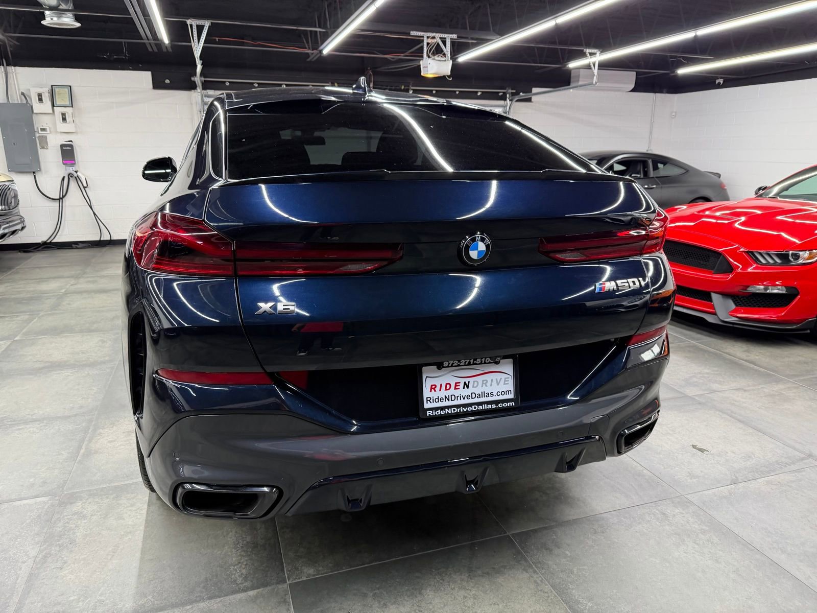 Used 2021 BMW X6 M50i image 5