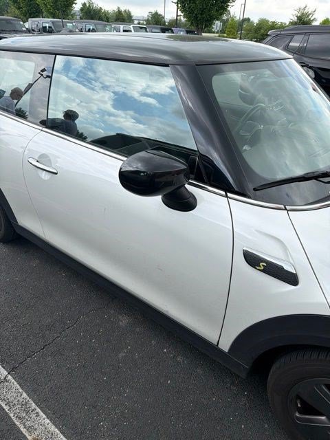 Used 2024 MINI Cooper SE FWD image 3