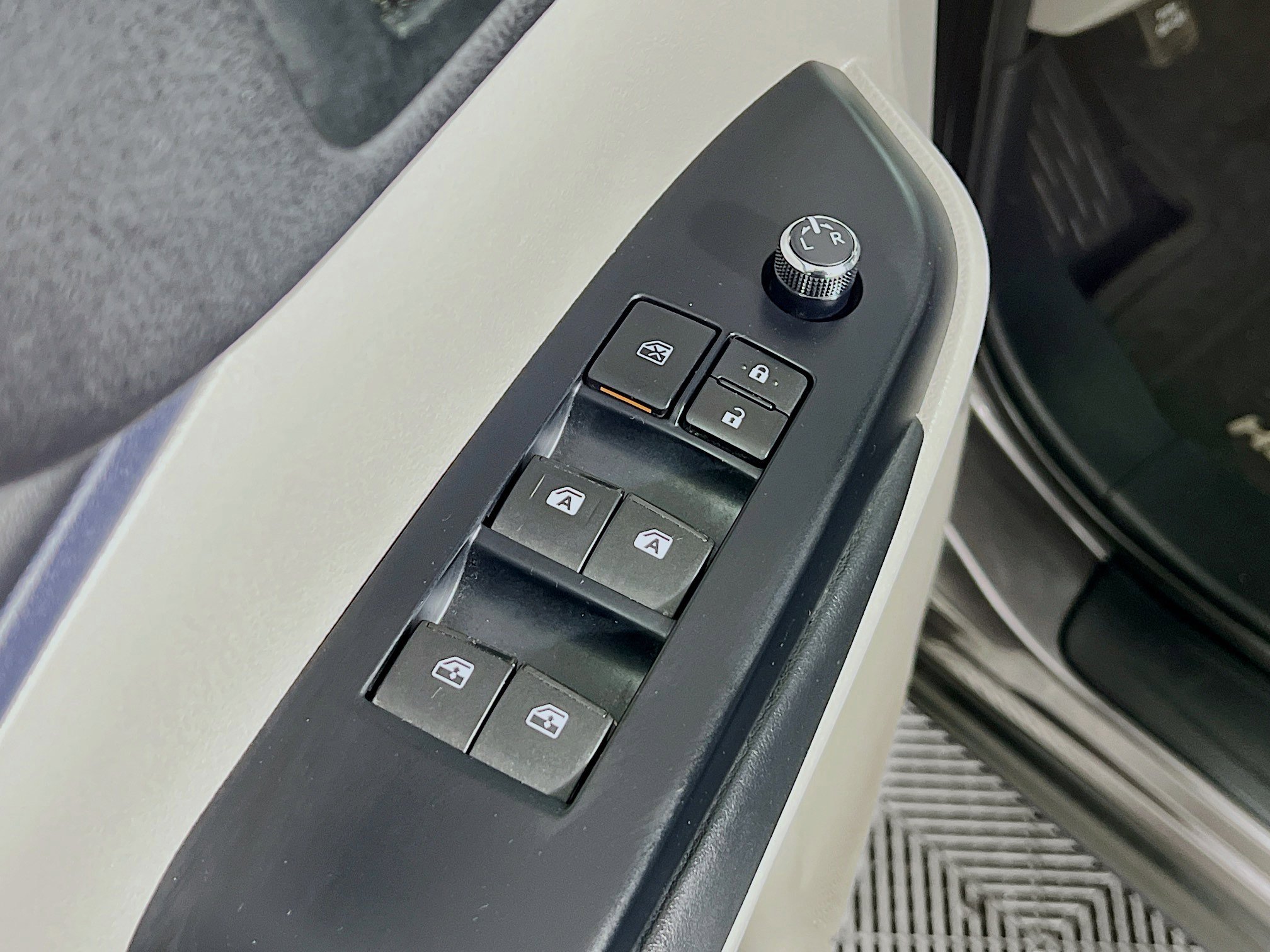 Used 2015 Toyota Highlander XLE image 19