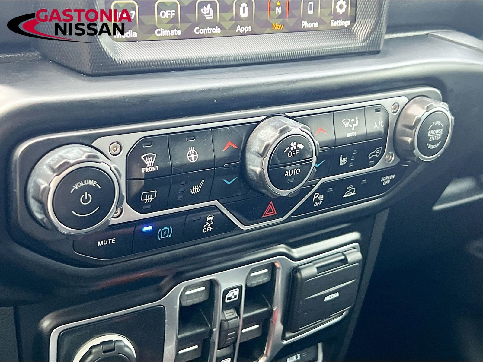 Used 2021 Jeep Wrangler Unlimited Sahara w/ Cold Weather Group image 21