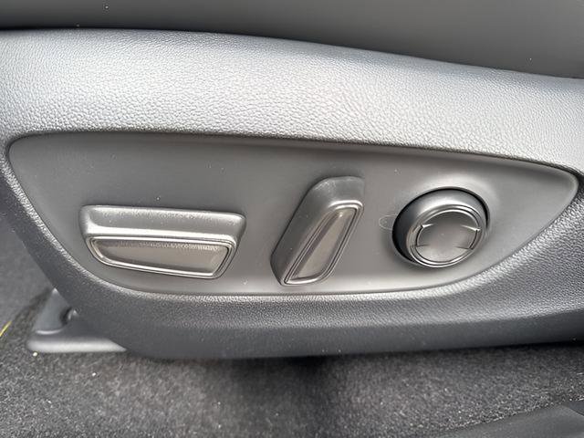 Used 2025 Toyota RAV4 Limited FWD image 13