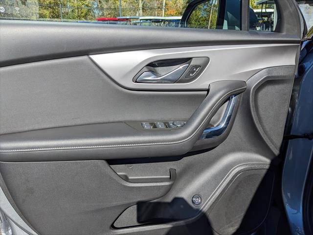 Used 2025 Chevrolet Blazer LT w/ Convenience Package FWD image 9