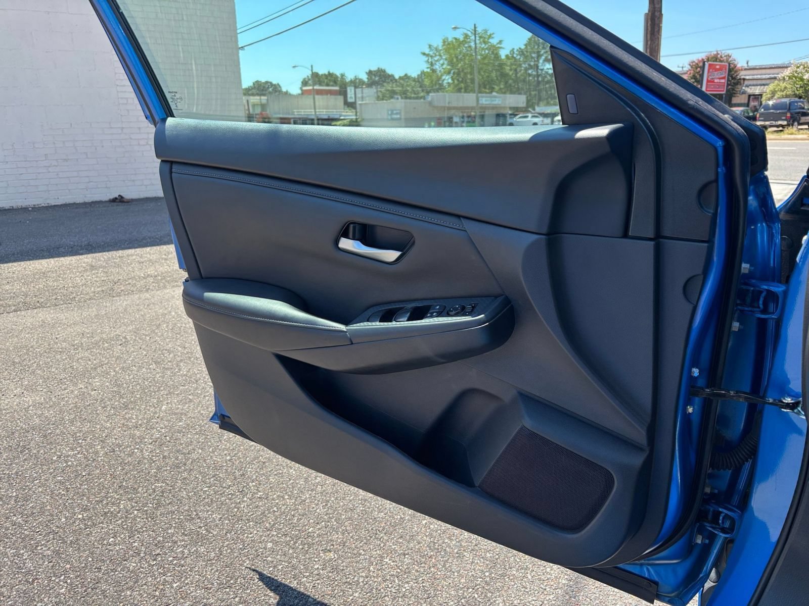 Used 2025 Nissan Sentra SV FWD image 15