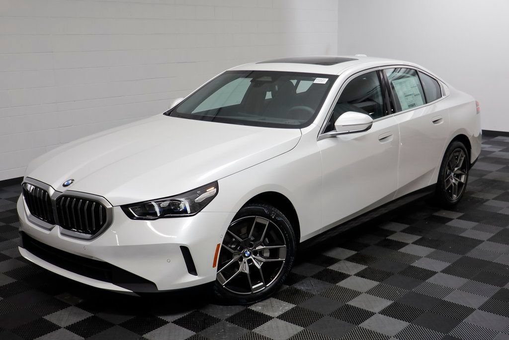New 2026 BMW 530i xDrive w/ Premium Package AWD/4WD video 2
