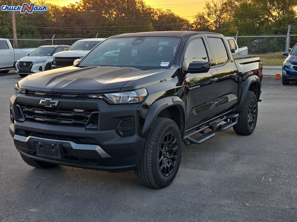 Used 2024 Chevrolet Colorado Trail Boss w/ Advanced Trailering Package AWD/4WD image 3