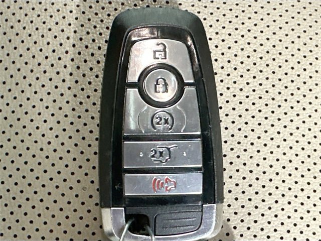 Used 2021 Ford Escape SEL image 17