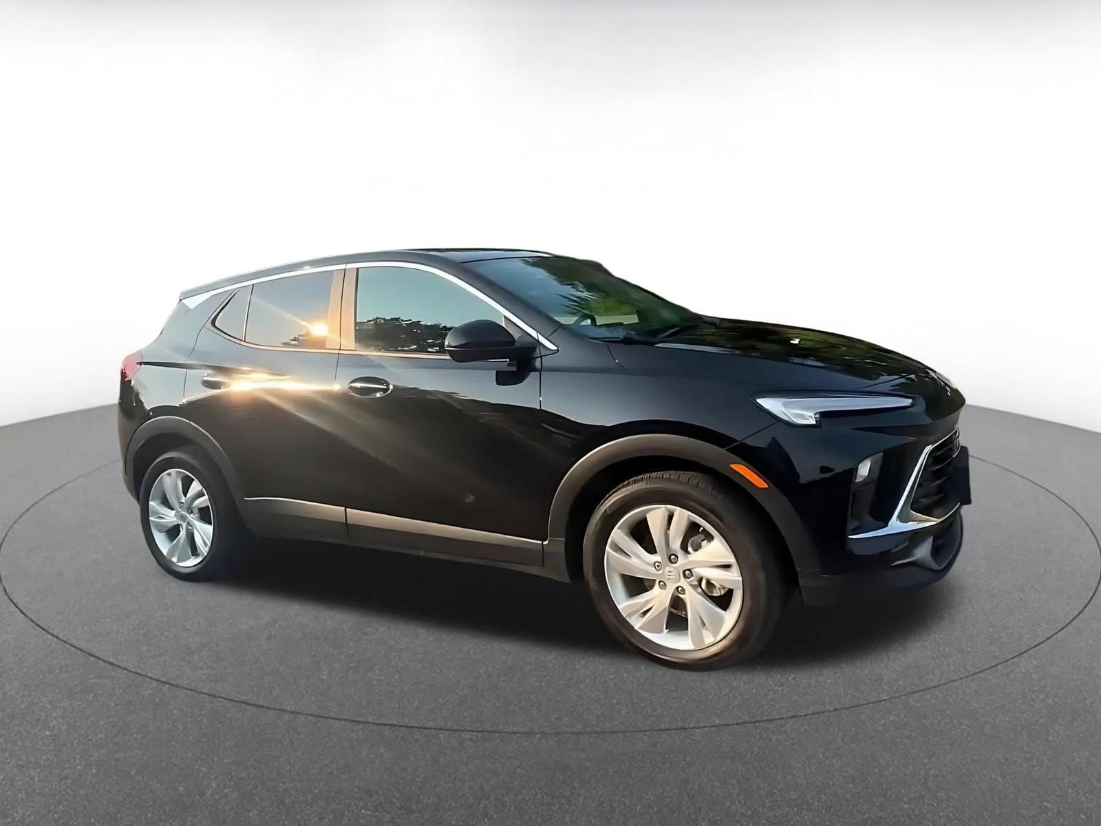 Used 2025 Buick Encore GX Preferred FWD image 2
