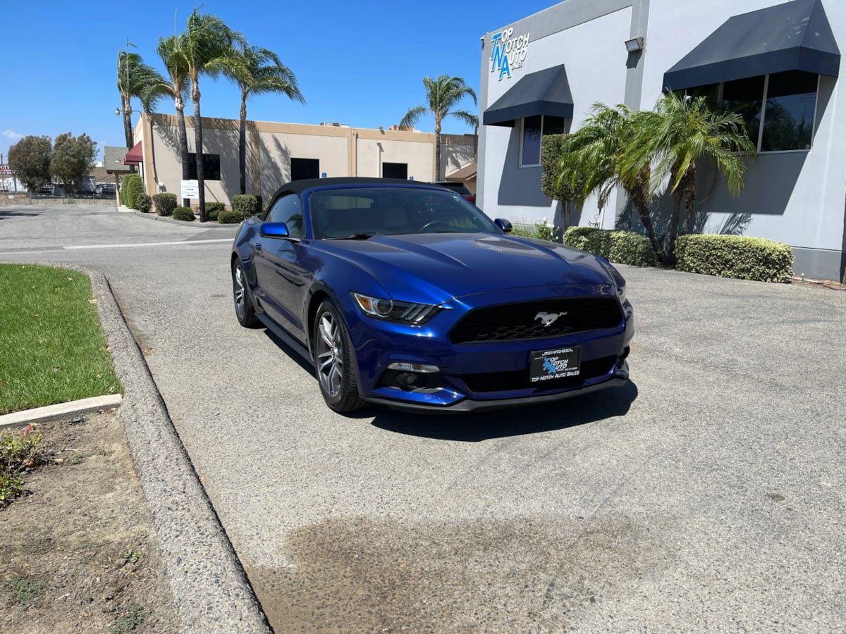 Used 2016 Ford Mustang Premium RWD image 3