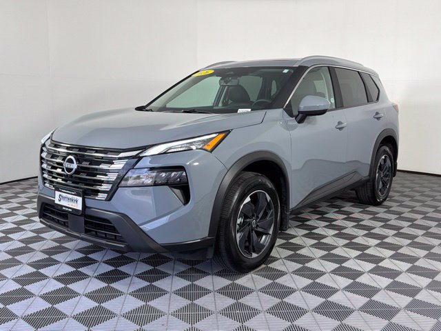 Used 2026 Nissan Rogue SV w/ SV Premium Package AWD/4WD image 2