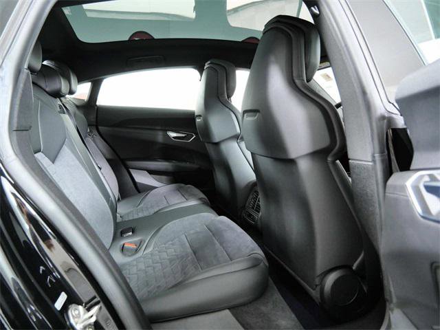 Used 2022 Audi e-tron GT Premium Plus image 14