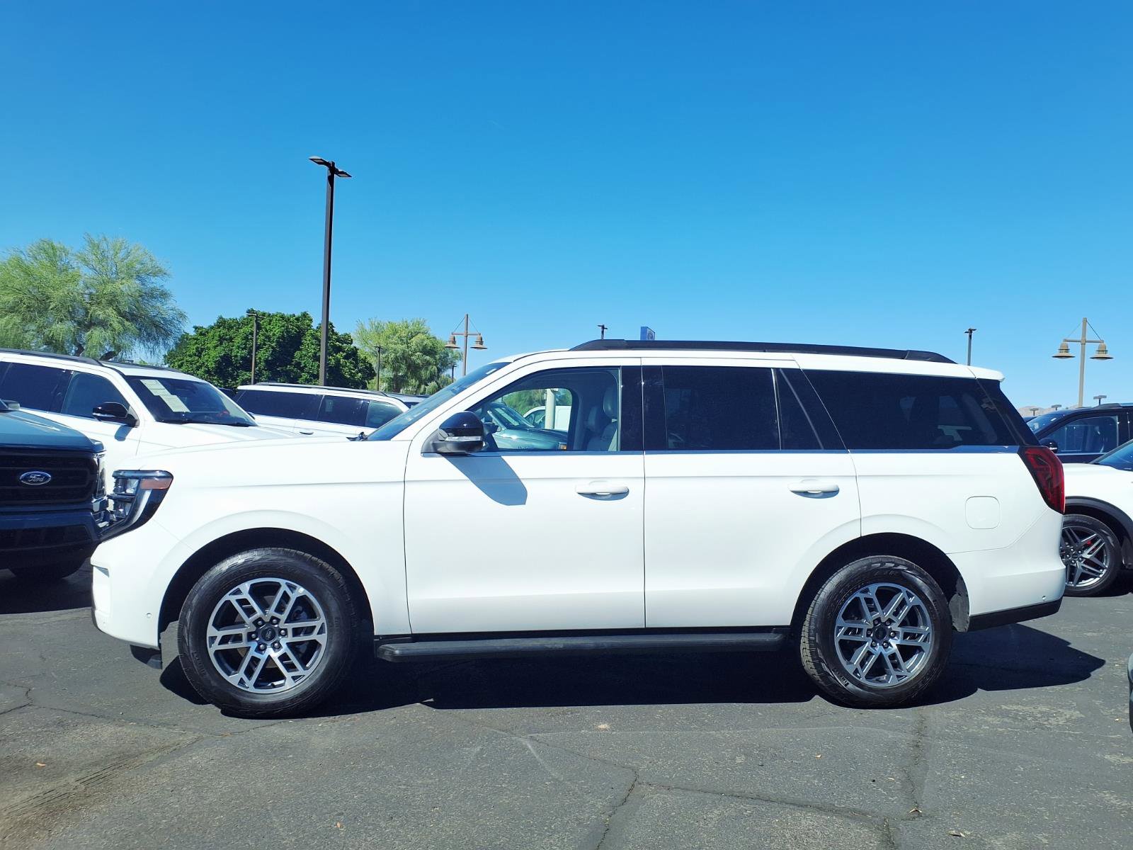 Certified 2025 Ford Expedition Active image 3