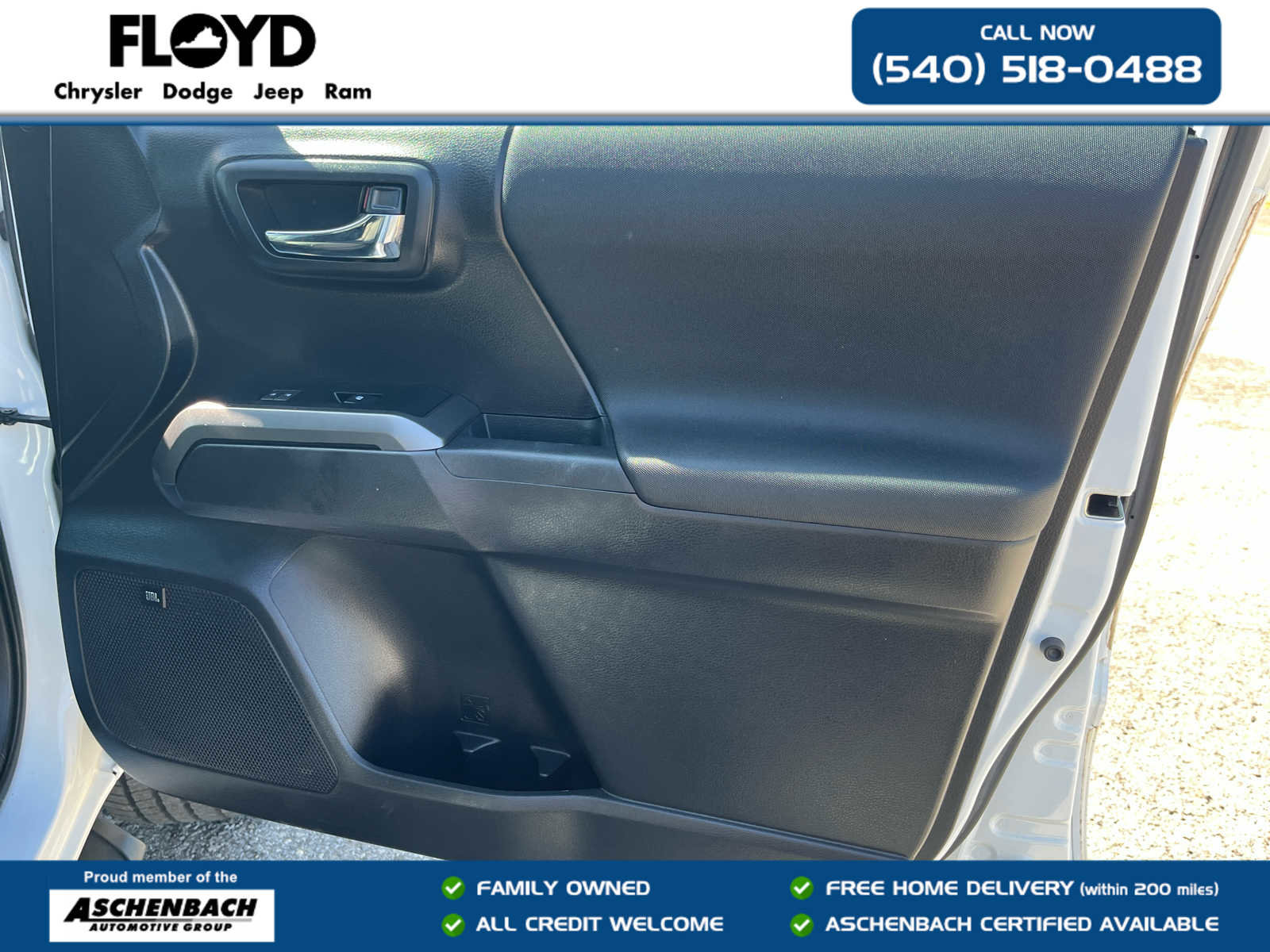 Used 2019 Toyota Tacoma TRD Off-Road AWD/4WD image 32