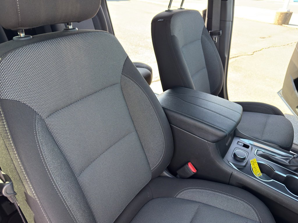 Used 2023 Chevrolet Traverse LT image 32