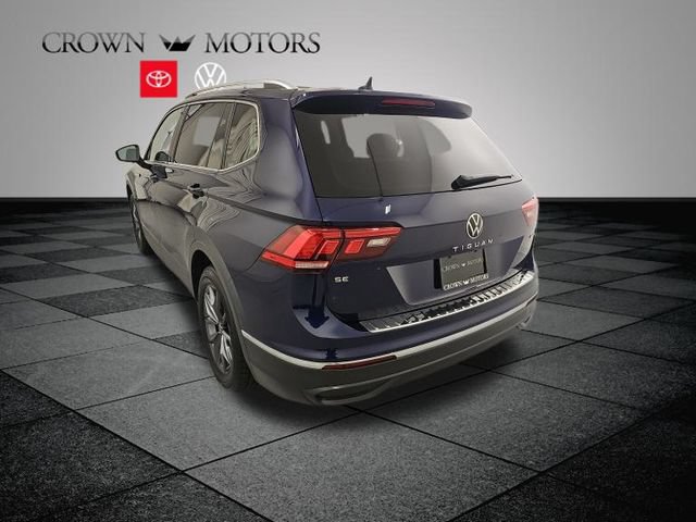 Used 2023 Volkswagen Tiguan SE w/ Panoramic Sunroof Package AWD/4WD image 4