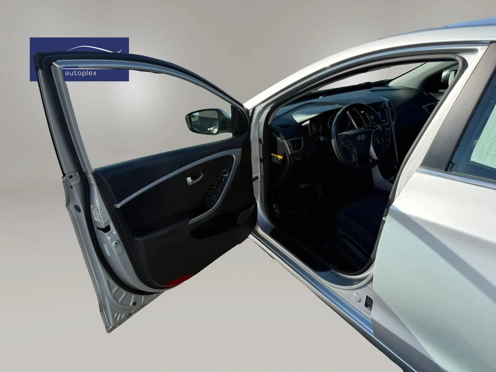 Used 2015 Hyundai Elantra GT FWD image 9
