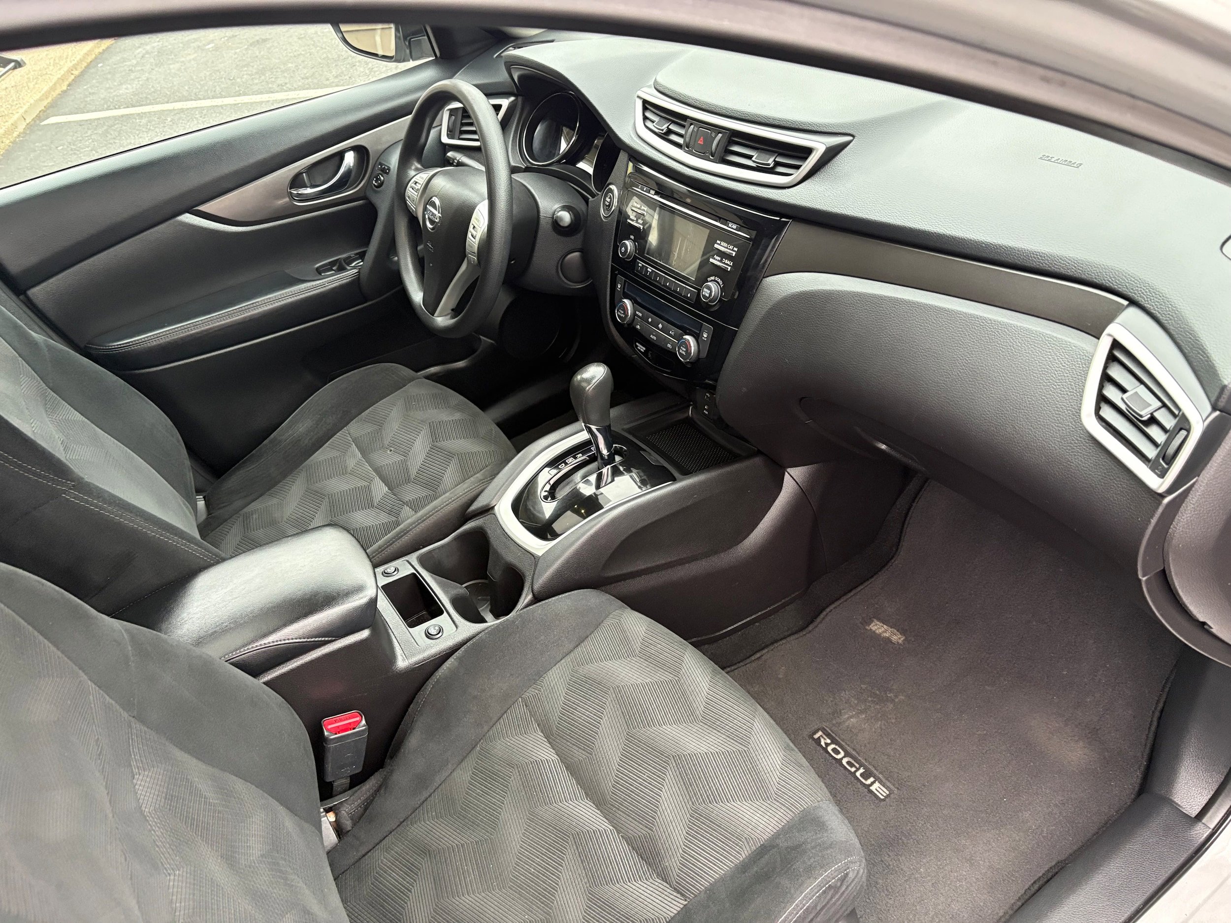 Used 2015 Nissan Rogue SV w/ SV Moonroof Package AWD/4WD image 21