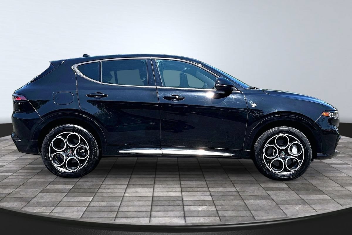 Used 2024 Alfa Romeo Tonale Ti AWD/4WD image 8