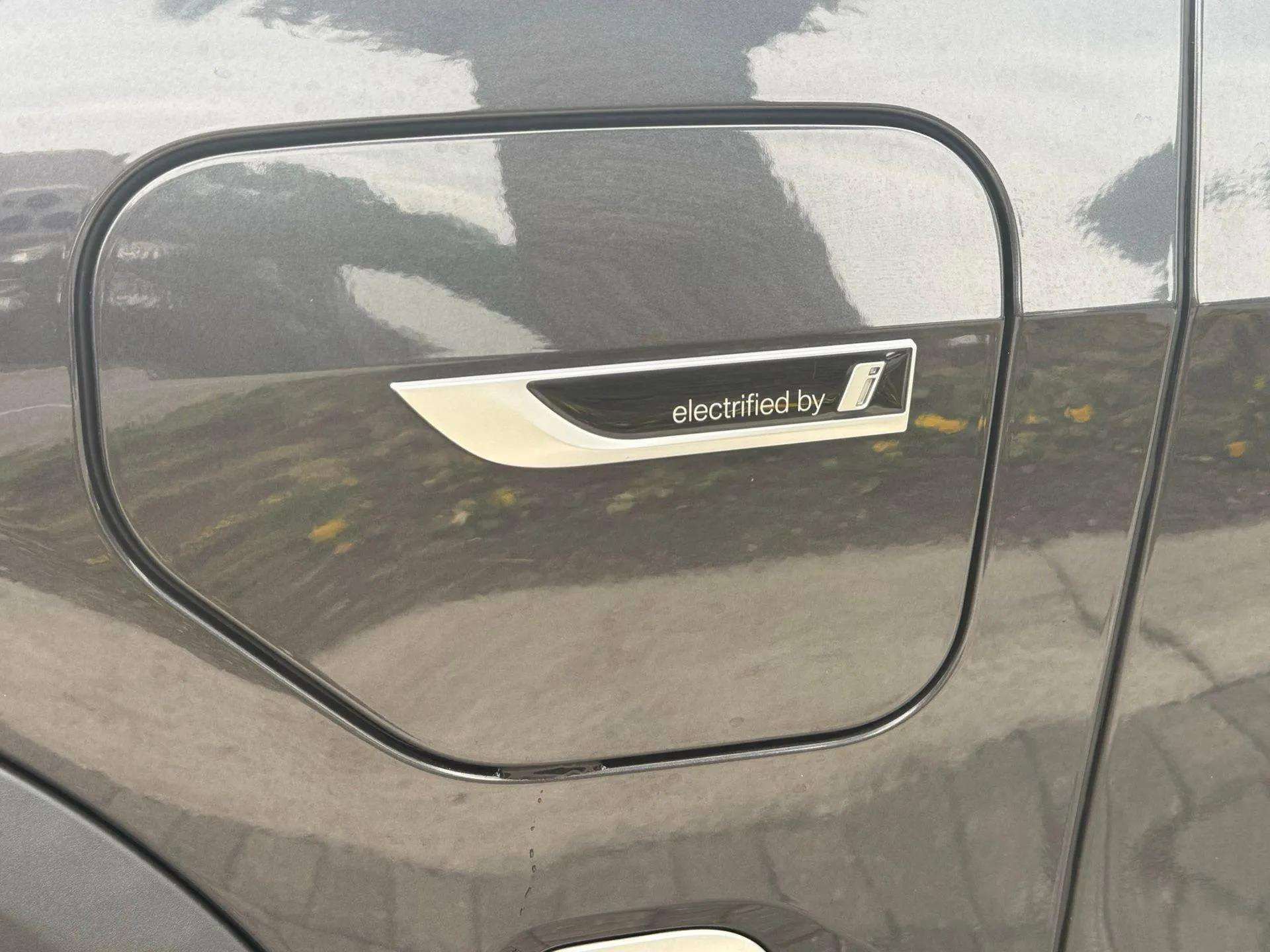 Used 2023 BMW X5 xDrive45e w/ Parking Assistance Package image 23