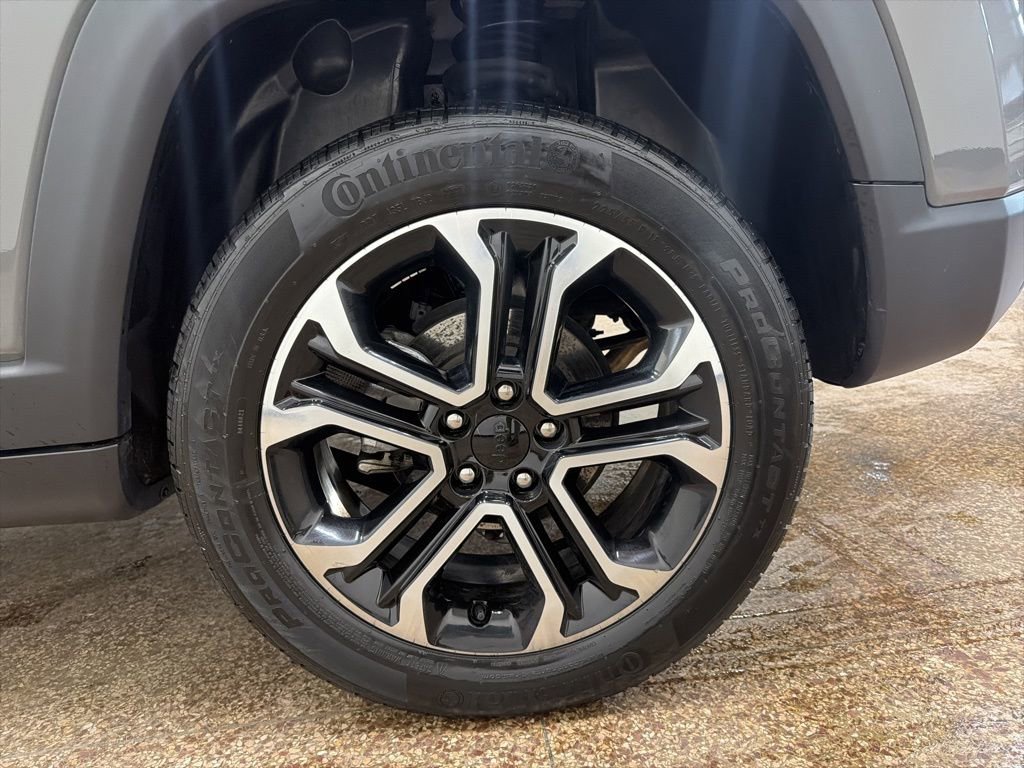 Used 2022 Jeep Compass Limited image 17