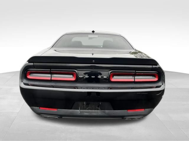Used 2016 Dodge Challenger R/T Scat Pack w/ Leather Interior Group RWD image 6