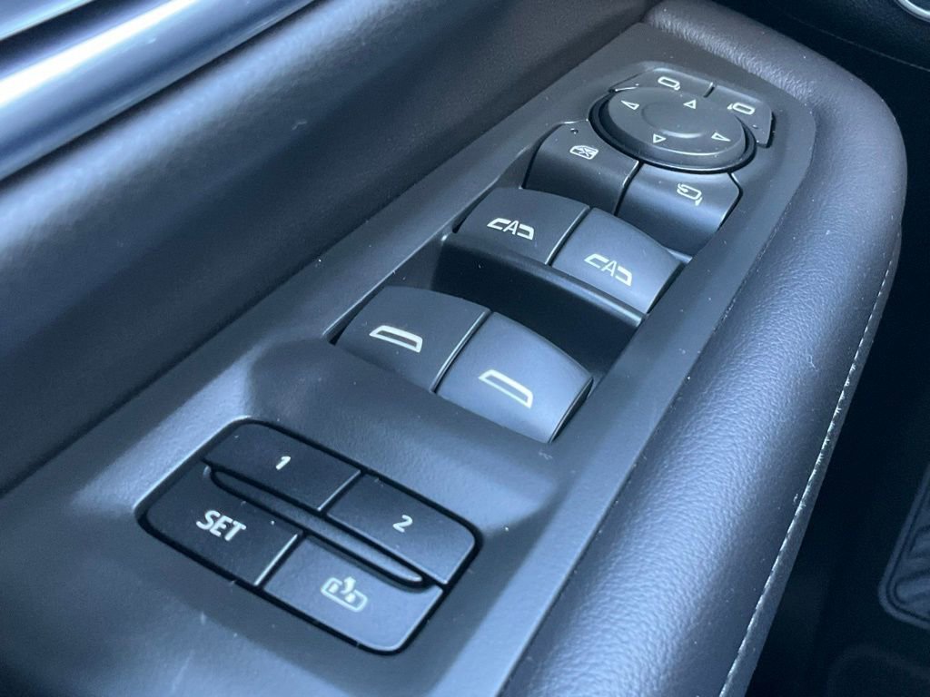 Used 2021 Chevrolet Suburban Z71 w/ Luxury Package image 49