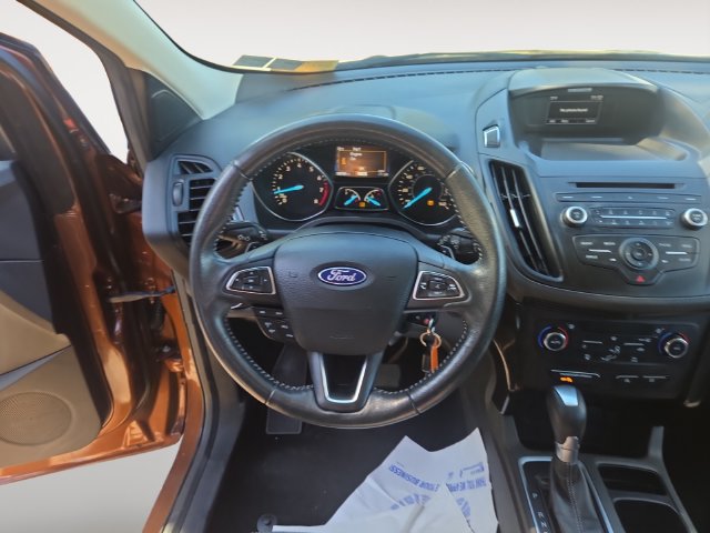 Used 2017 Ford Escape SE w/ SE Sport Appearance Package AWD/4WD image 10