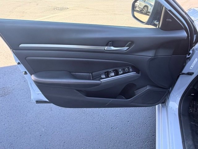Used 2024 Nissan Altima 2.5 SR FWD image 20