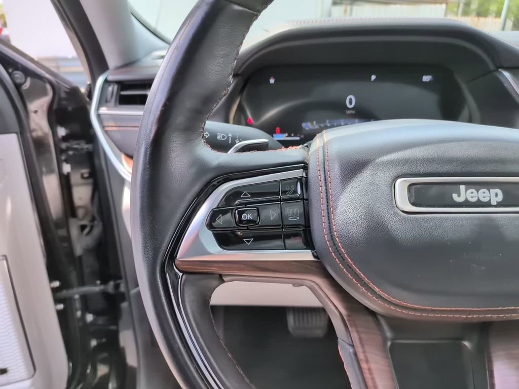 Used 2022 Jeep Grand Cherokee Summit AWD/4WD image 21