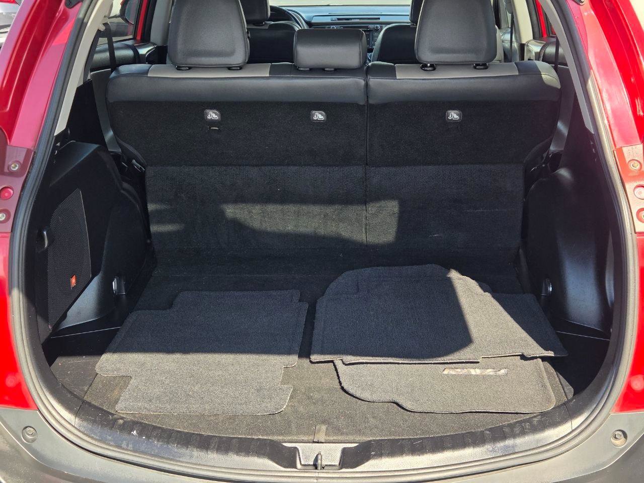 Used 2014 Toyota RAV4 Limited image 15