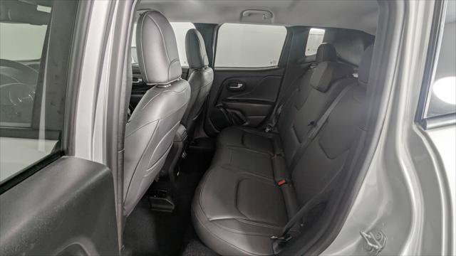 Used 2020 Jeep Renegade Limited AWD/4WD image 17