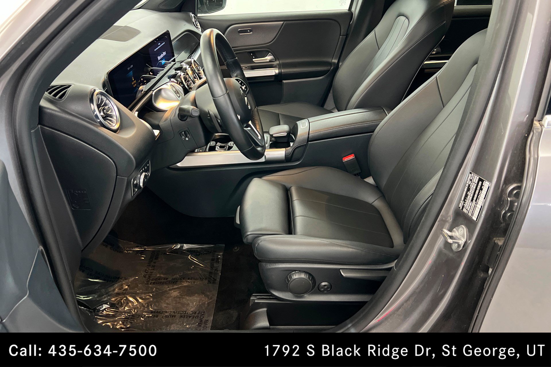 Certified 2022 Mercedes-Benz GLB 250 4MATIC w/ Premium Package Lite image 17