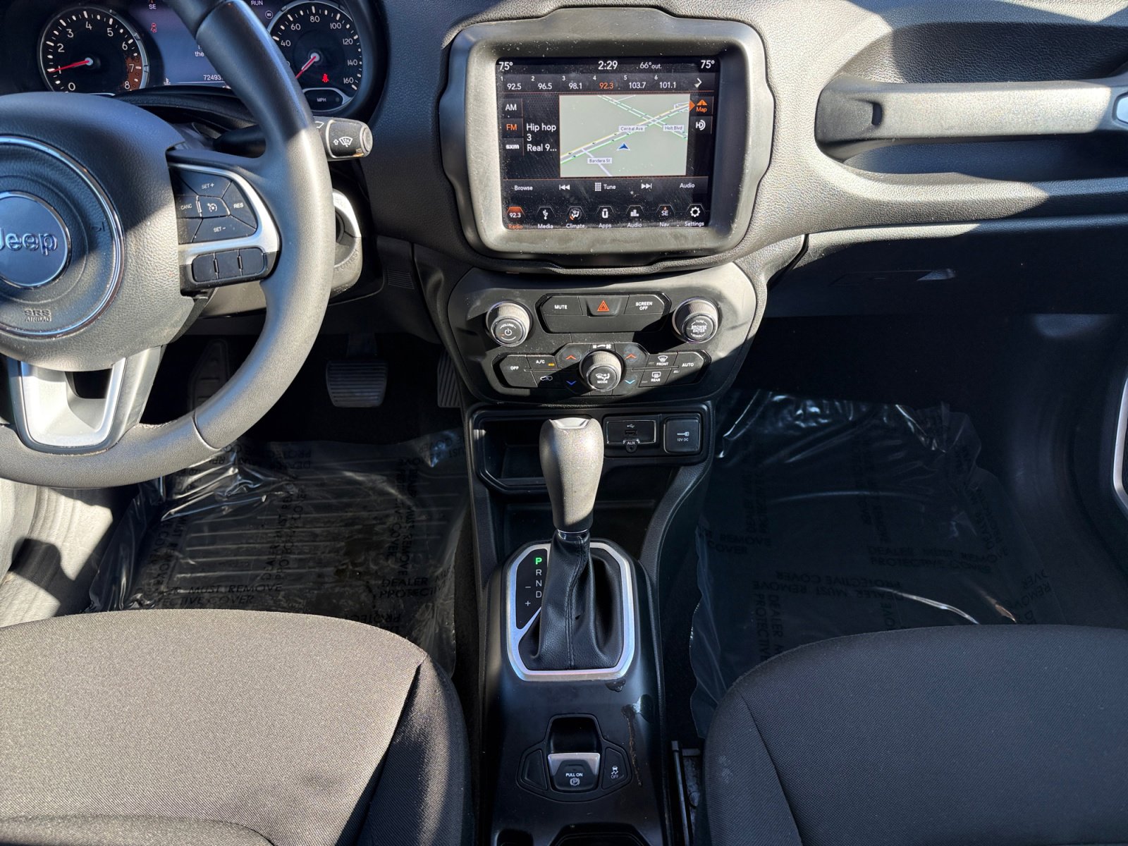 Used 2018 Jeep Renegade Latitude w/ UConnect 8.4 Nav Group image 11