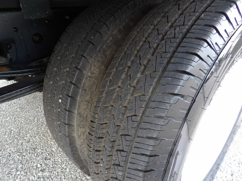 Used 2021 Isuzu NPR RWD image 43