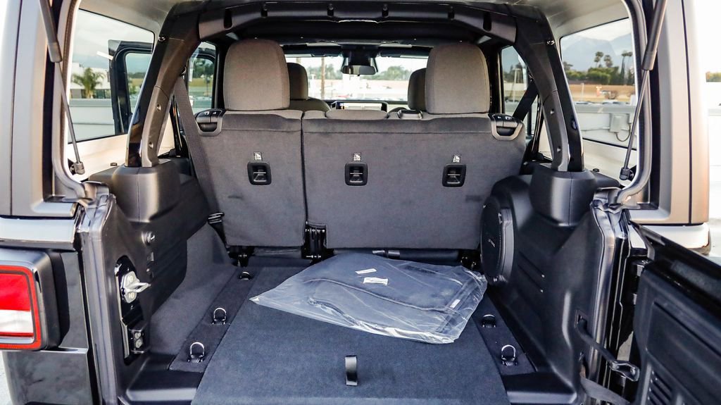 New 2026 Jeep Wrangler Unlimited Sport AWD/4WD image 31