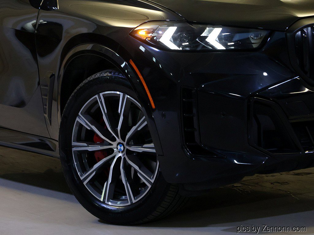 Certified 2025 BMW X5 xDrive40i w/ M Sport Package AWD/4WD image 3