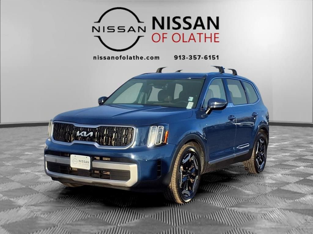 Used 2023 Kia Telluride EX w/ EX Captain's Chair Package video 1