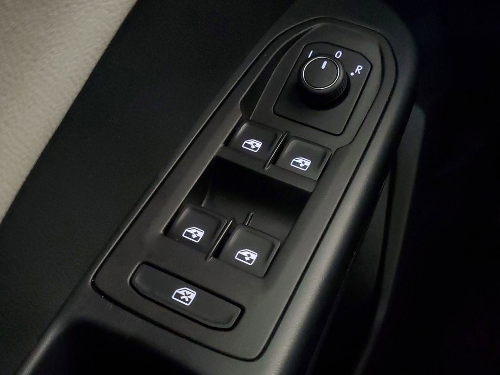 Used 2025 Volkswagen Taos S FWD image 17