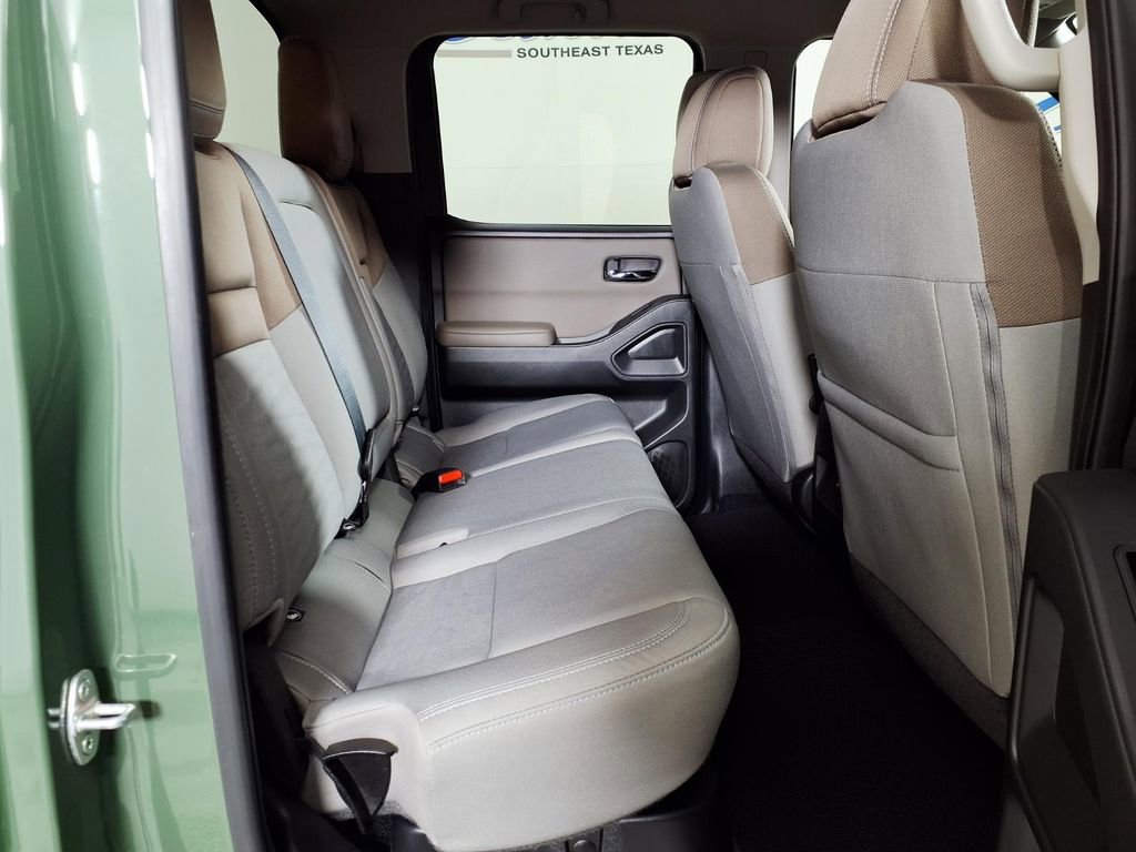 Used 2024 Nissan Frontier SV w/ Technology Package RWD image 11