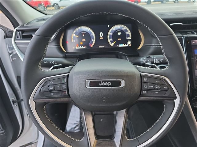 Used 2023 Jeep Grand Cherokee Limited image 15