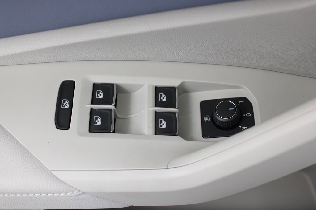 New 2026 Volkswagen Jetta SE FWD image 17