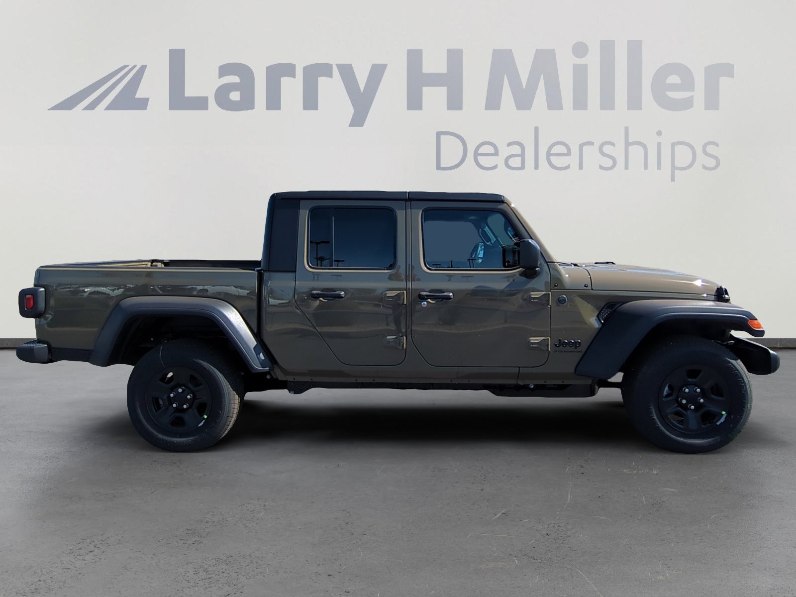 New 2026 Jeep Gladiator Sport image 6