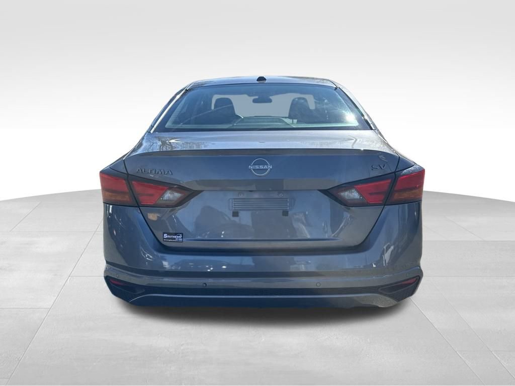 Used 2024 Nissan Altima 2.5 SV image 4