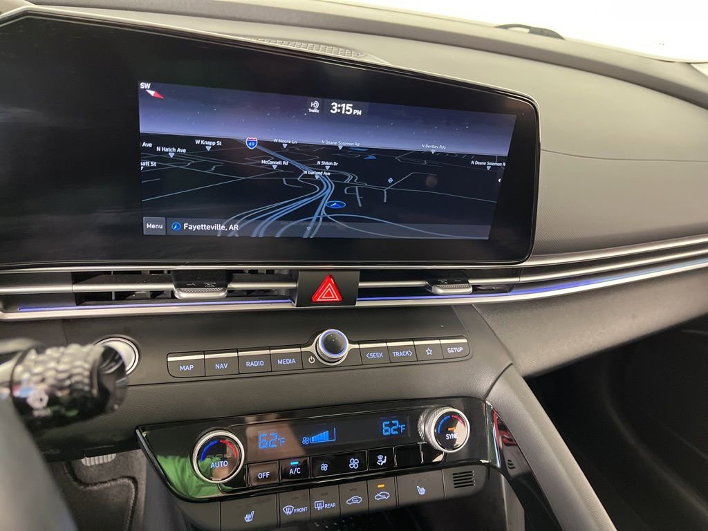 Used 2022 Hyundai Elantra Limited w/ Preferred Accessory Package image 31