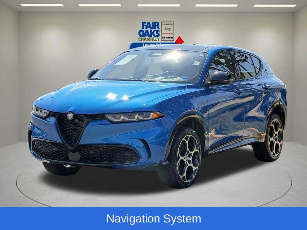 Used 2025 Alfa Romeo Tonale w/ Premium Package AWD/4WD image 3