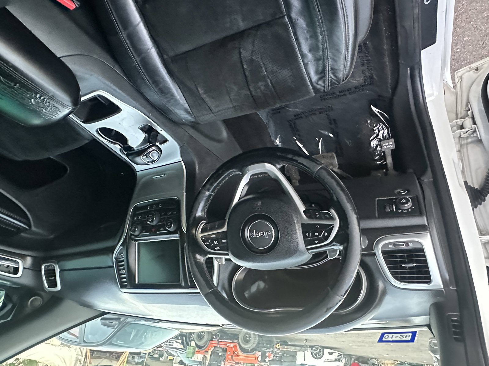 Used 2015 Jeep Grand Cherokee Altitude AWD/4WD image 9