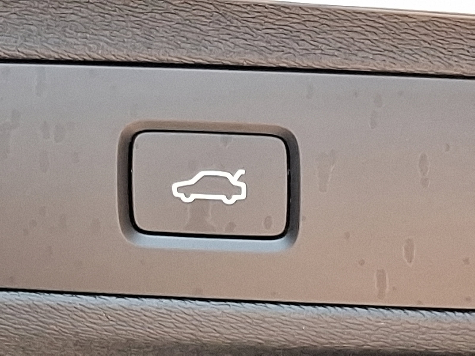 Certified 2024 Volvo XC90 B5 Core w/ Protection Package Premier image 25