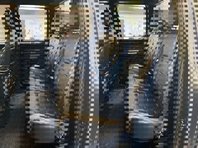 Used 2018 Ford F150 Raptor w/ Equipment Group 802A Luxury image 9