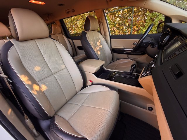 Used 2015 Kia Sedona SX FWD image 26