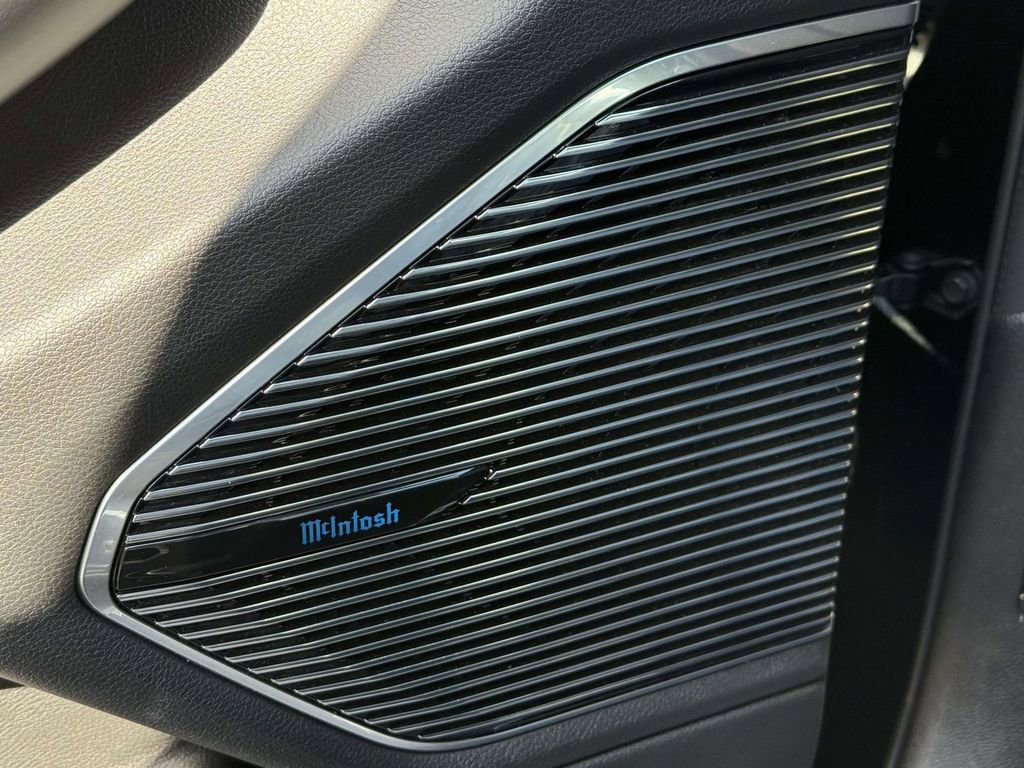 Used 2023 Jeep Grand Cherokee Overland w/ Luxury Tech Group IV image 30