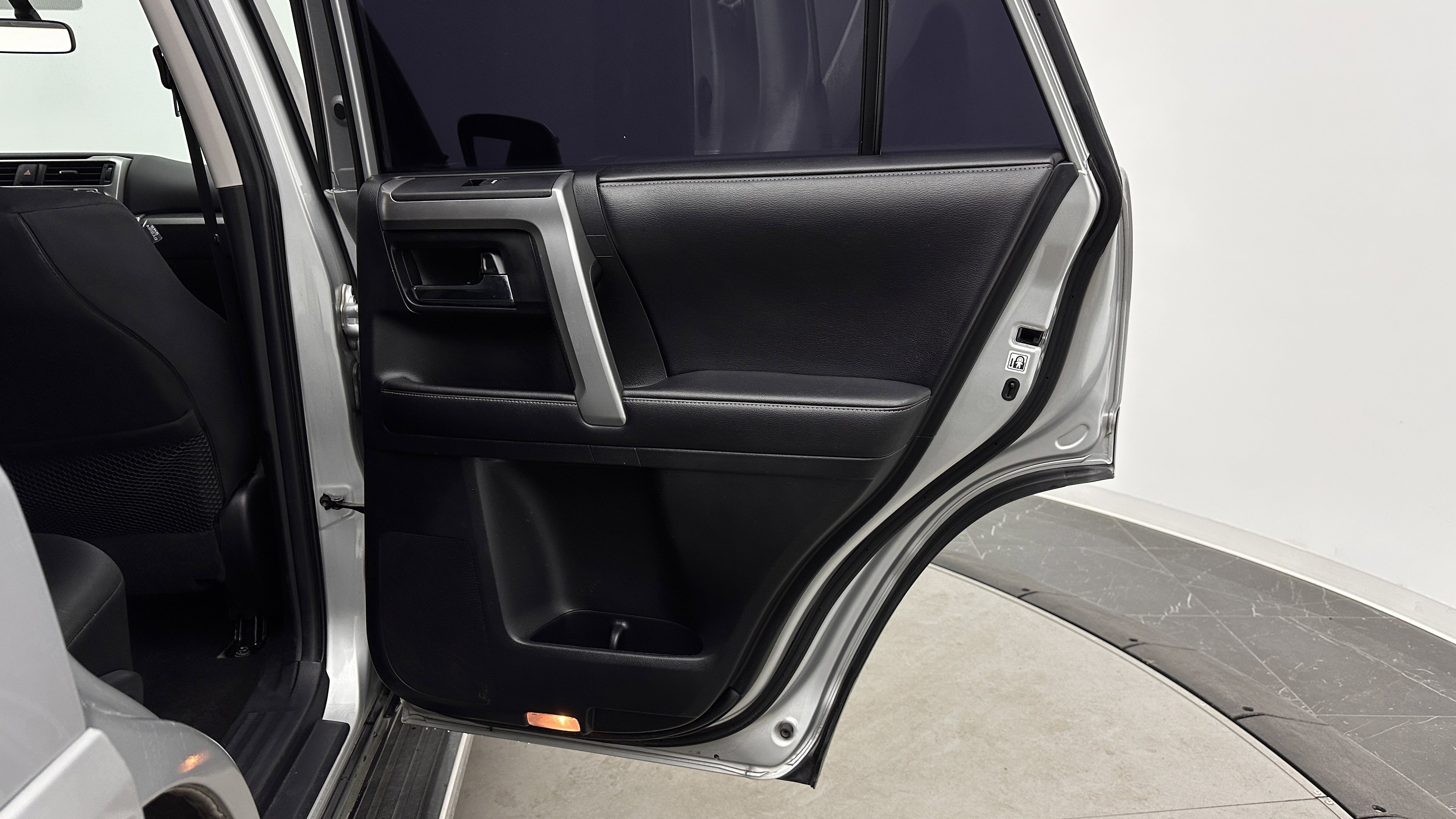 Used 2017 Toyota 4Runner SR5 image 28